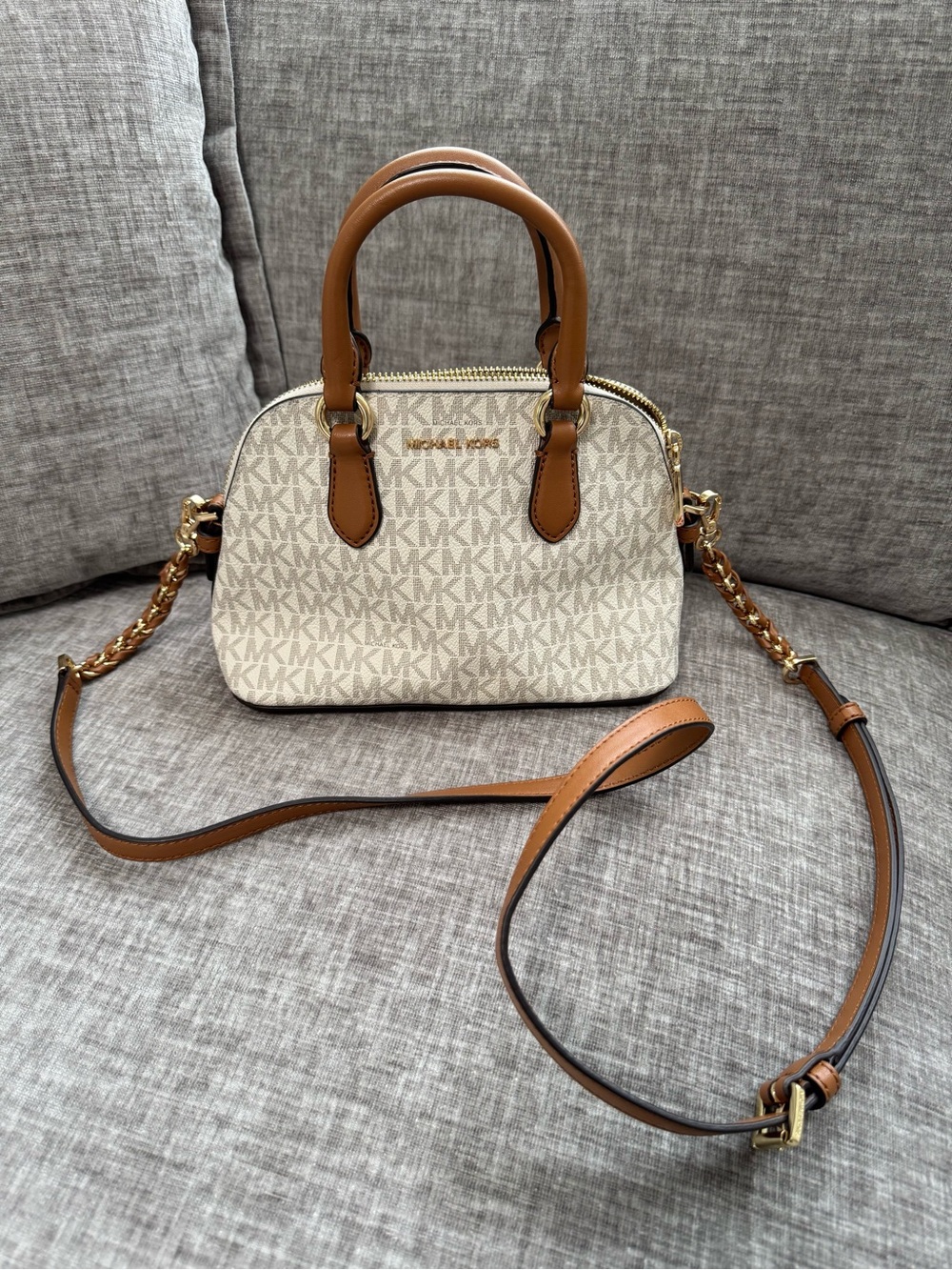 Michael Kors Veronica Extra Small Logo Crossbody Bag Vanilla Acorn 32S3G6VC0B
